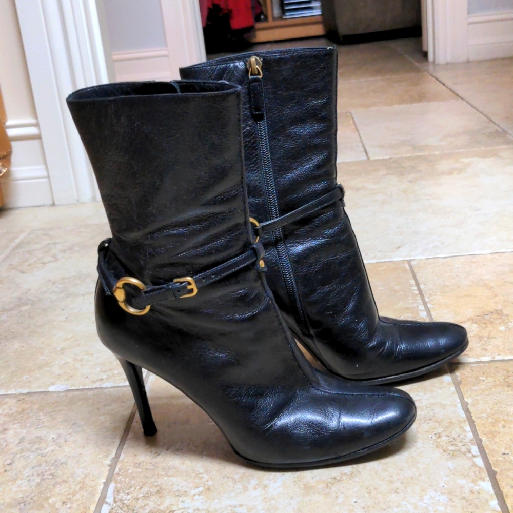 Gucci Black Leather Chain Link Ankle Booties